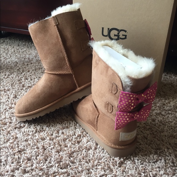 UGG Size 3 (last pair) - Picture 7 of 8